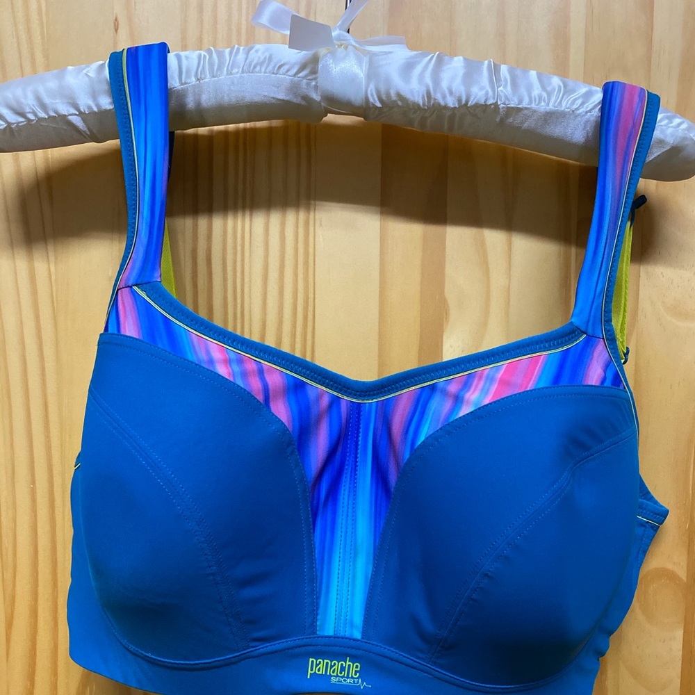 Sports bra